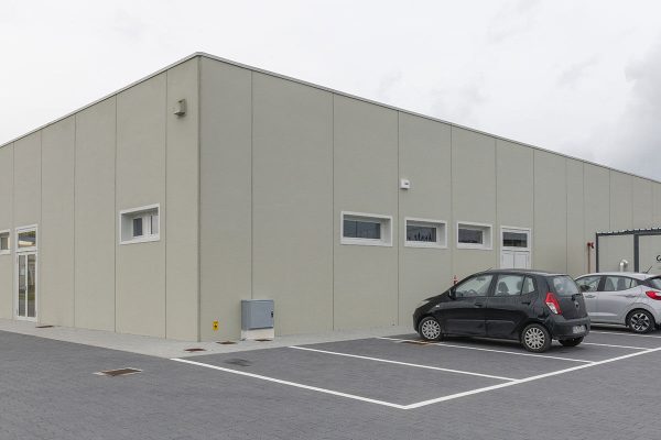 immobile-commerciale-a-navacchio-parcheggio